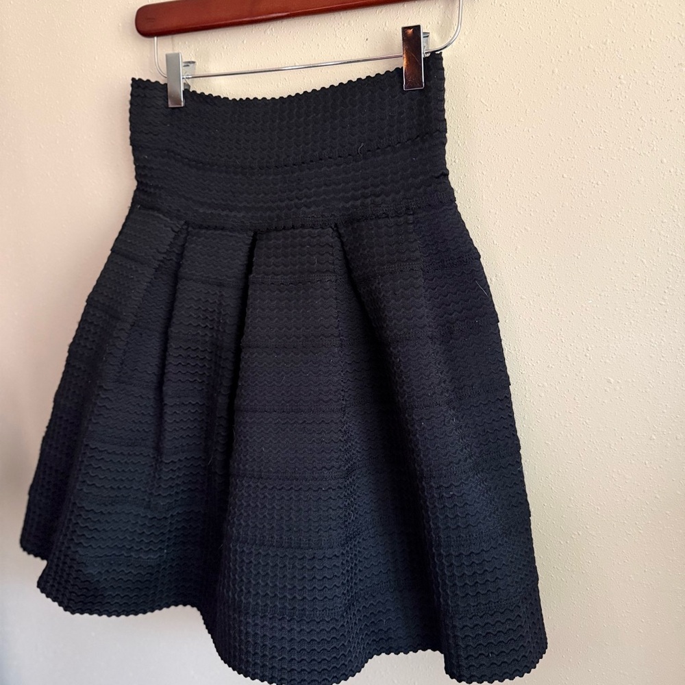Girls From Savoy Black Textured Skater Mini Skirt High Rise Size M